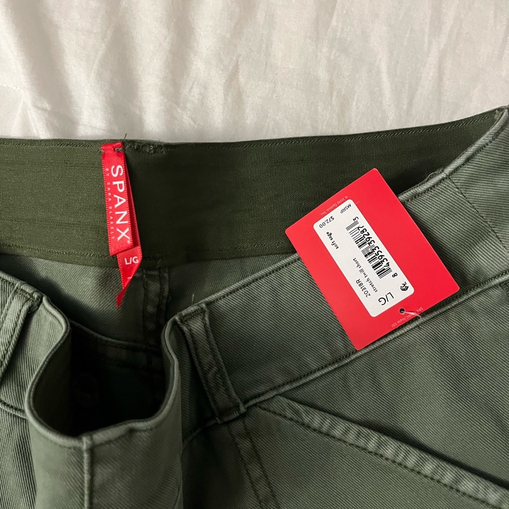 Spanx Women's Olive Green Stretch Utility Shorts - Picture 3 of 4